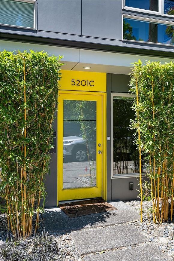 5201 Phinney Ave N #C - Photo 3 of 27