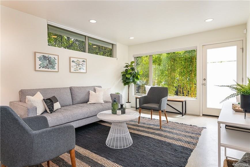 5201 Phinney Ave N #C - Photo 4 of 27