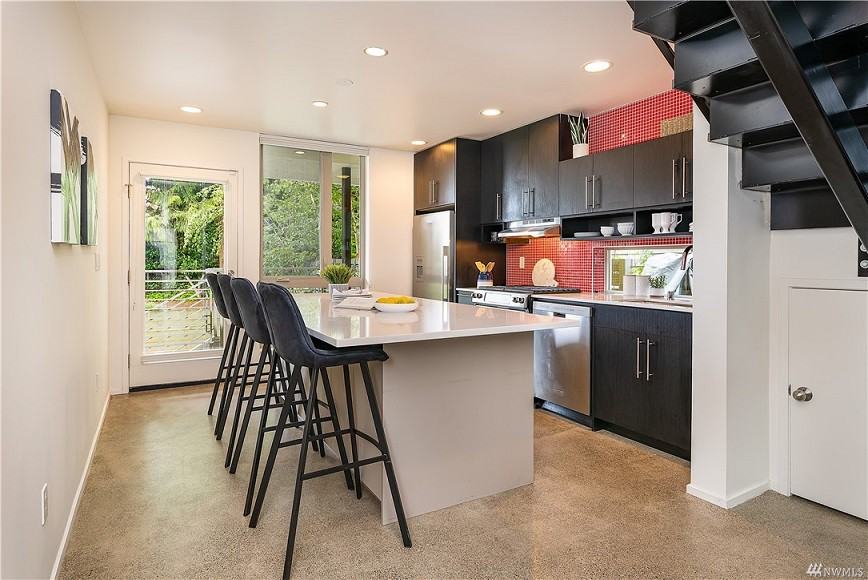 5201 Phinney Ave N #C - Photo 6 of 27