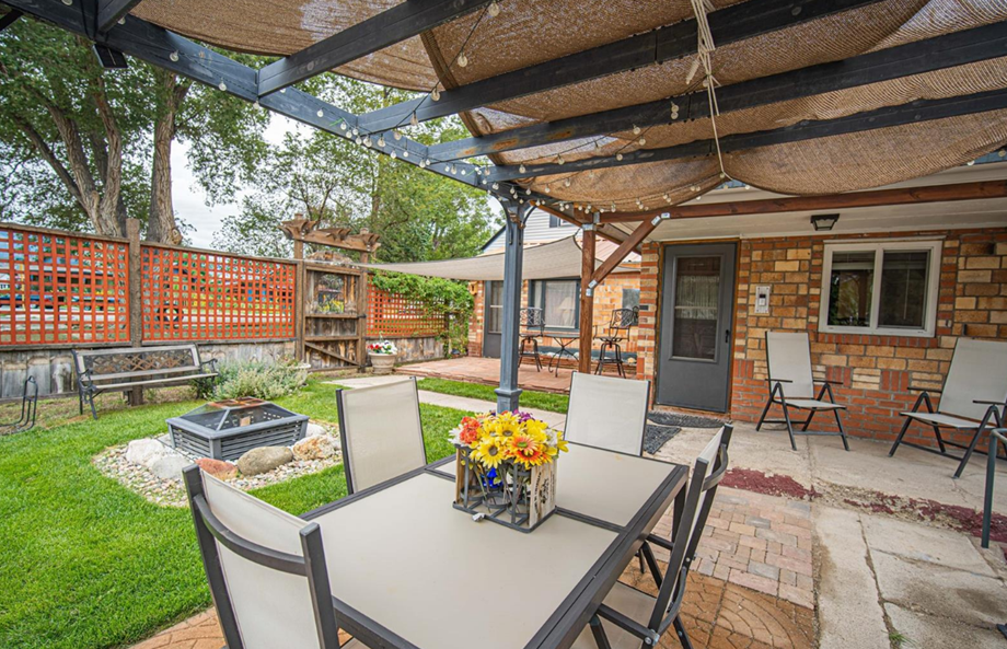 548 E 3rd St - Photo 3 of 13