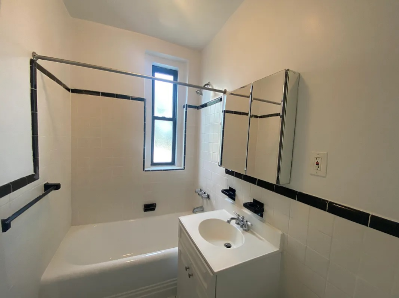 3456 74th St - Photo 3 of 6