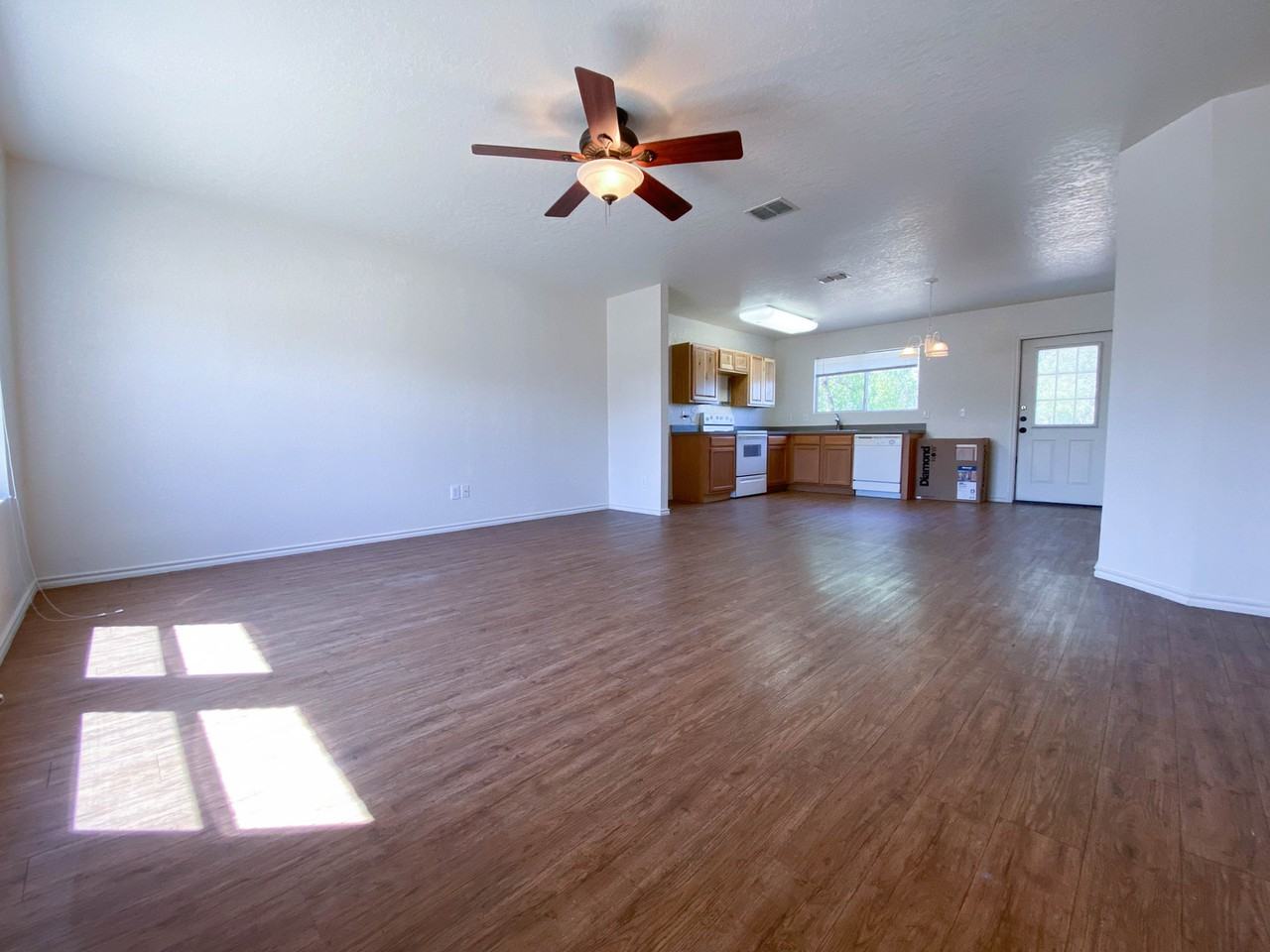 3215 Northwest Boulevard #1 - Photo 4 of 30