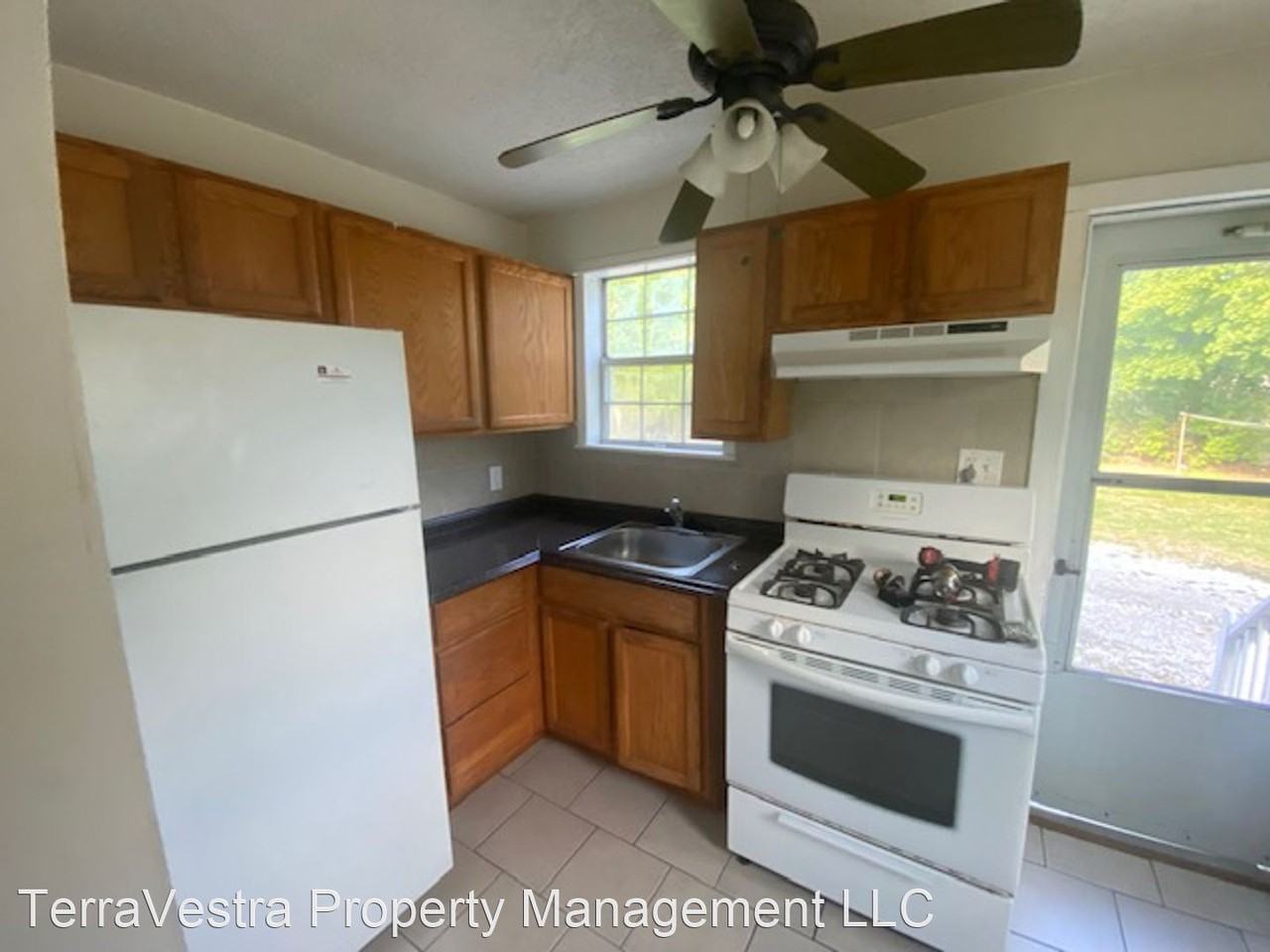 764 S Seventh Street - Photo 2 of 10