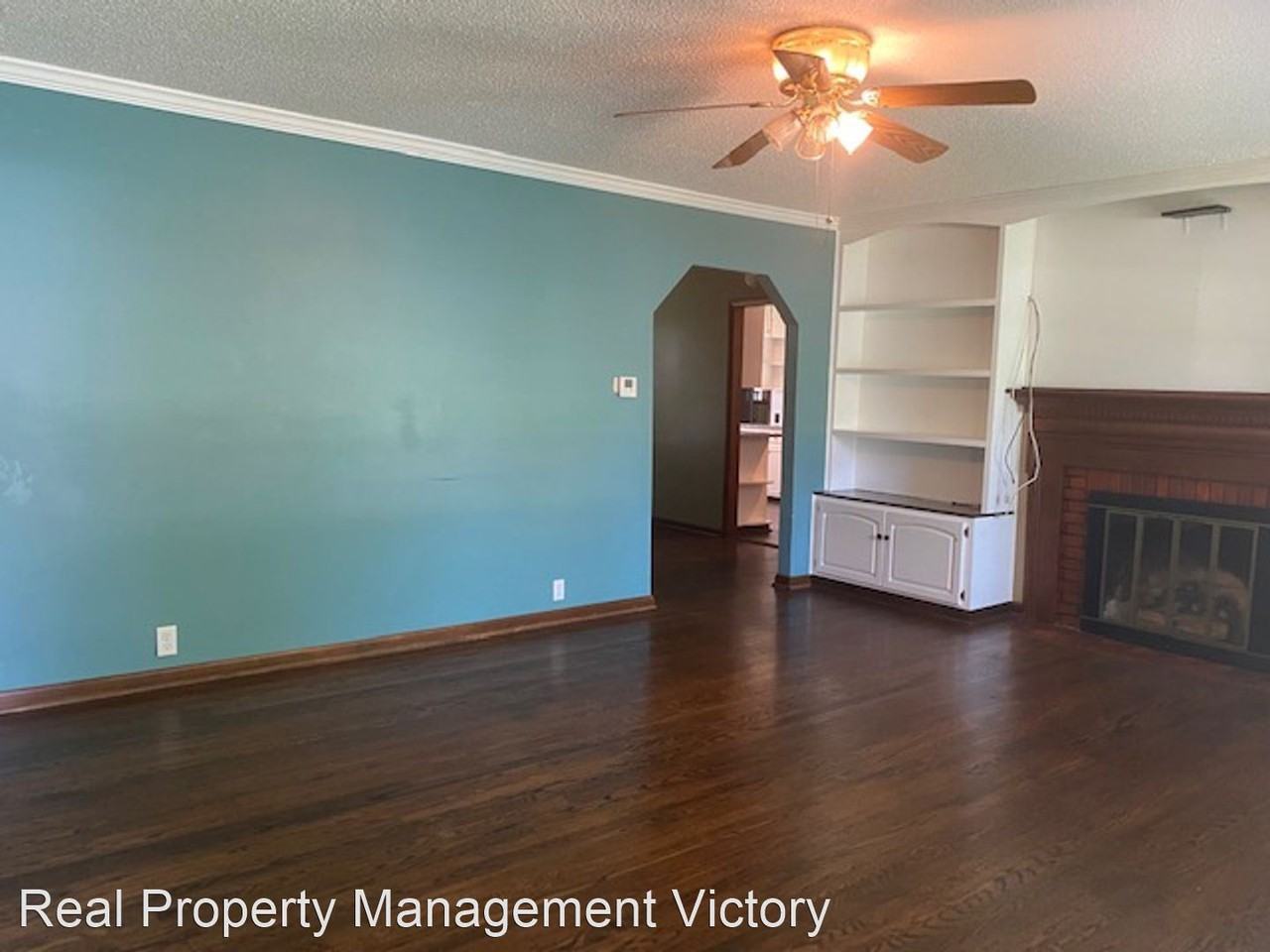 201 Holly St - Photo 2 of 11