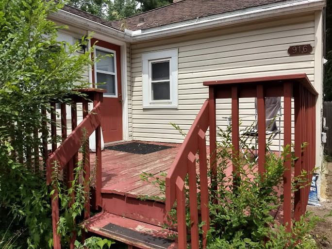 916 Cedar St - Photo 2 of 10