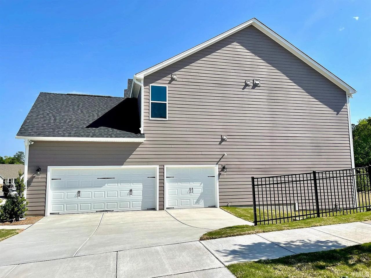 412 Moore Hill Way - Photo 2 of 26