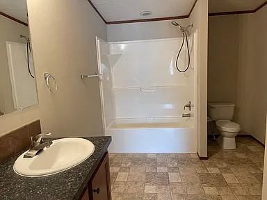 2606 Lexington Dr - Photo 2 of 9