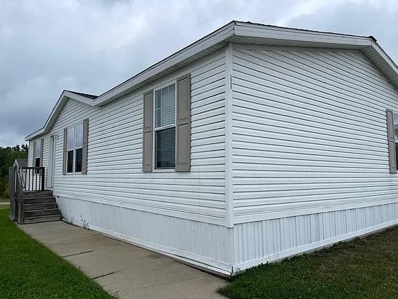 2606 Lexington Dr - Photo 3 of 9