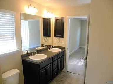 202 Ashbrook Cir - Photo 3 of 12