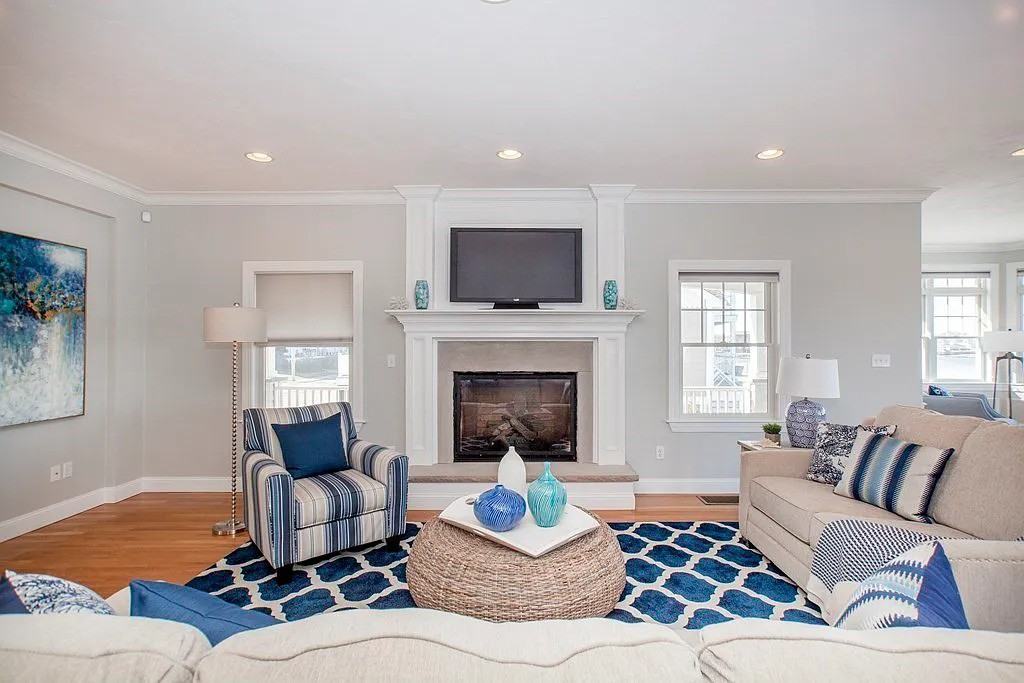 700 Sea St - Photo 2 of 32