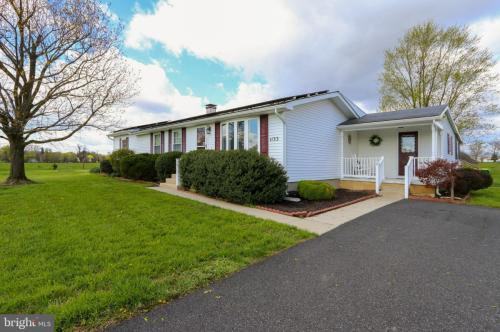 1133 Kings Hwy - Photo 3 of 9