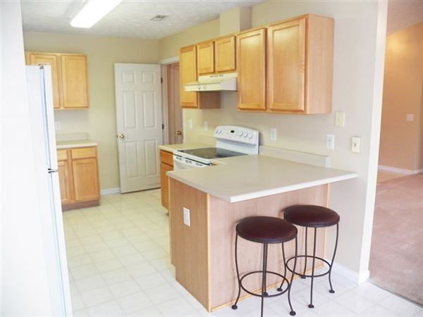 302 Sagebrush Dr - Photo 3 of 10