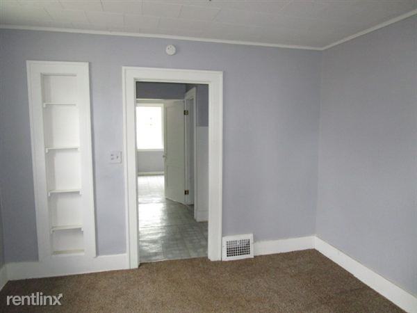 1339 Allen St - Photo 2 of 7