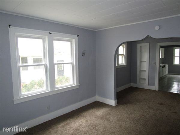 1339 Allen St - Photo 3 of 7