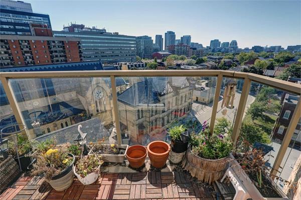 140 Bathurst Street #PH01