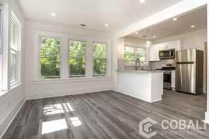 featured image of 678 Moreland Ave Ne #6
