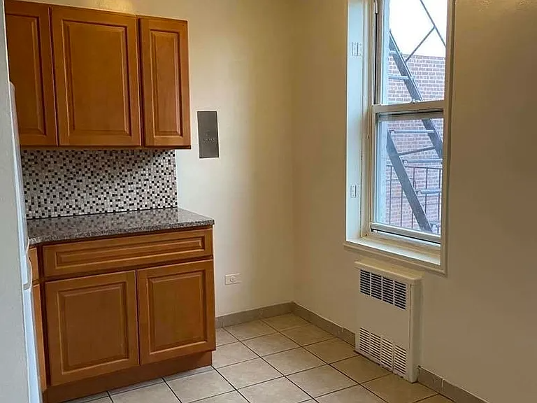 1600 Avenue T #L1 - Photo 3 of 6