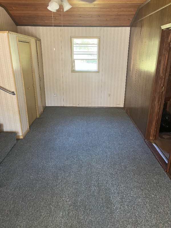 109 E Scruggs St - Photo 2 of 8