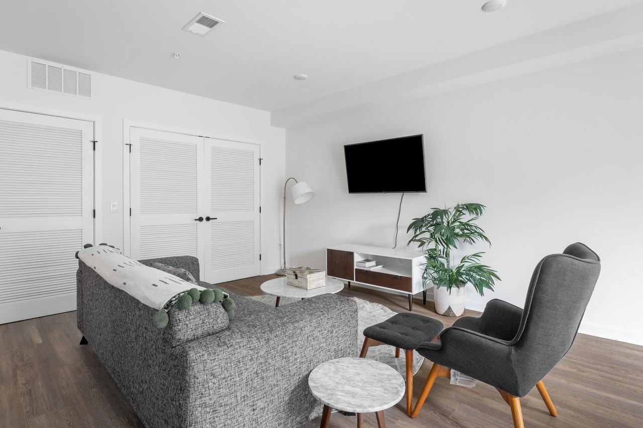 Spacious 3 Bedroom Apartments in West Powelton Village - Photo 2 of 13