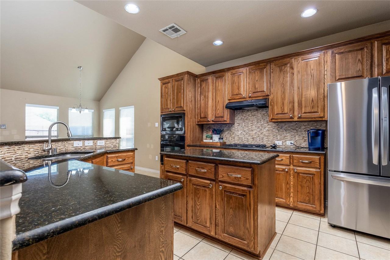 10216 Flat Creek Trail - Photo 3 of 13