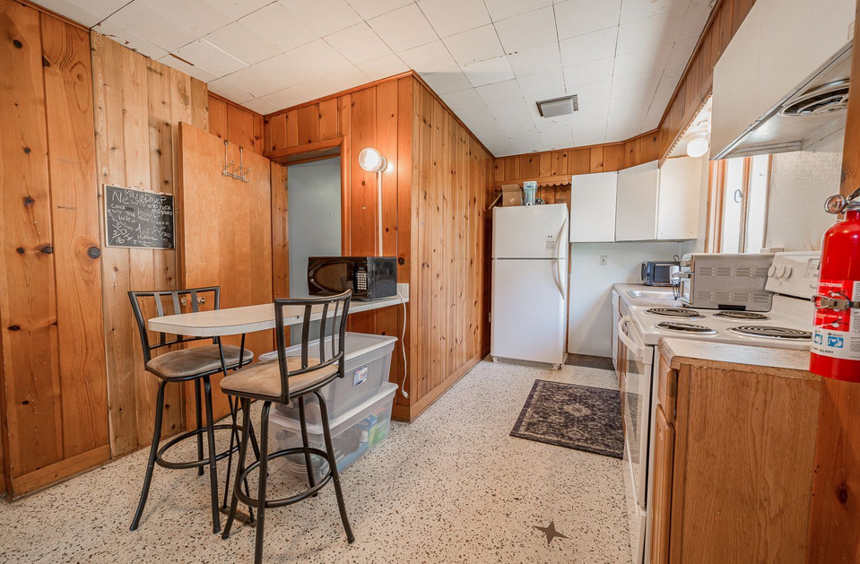 725 Wells Street #1 - Photo 2 of 10