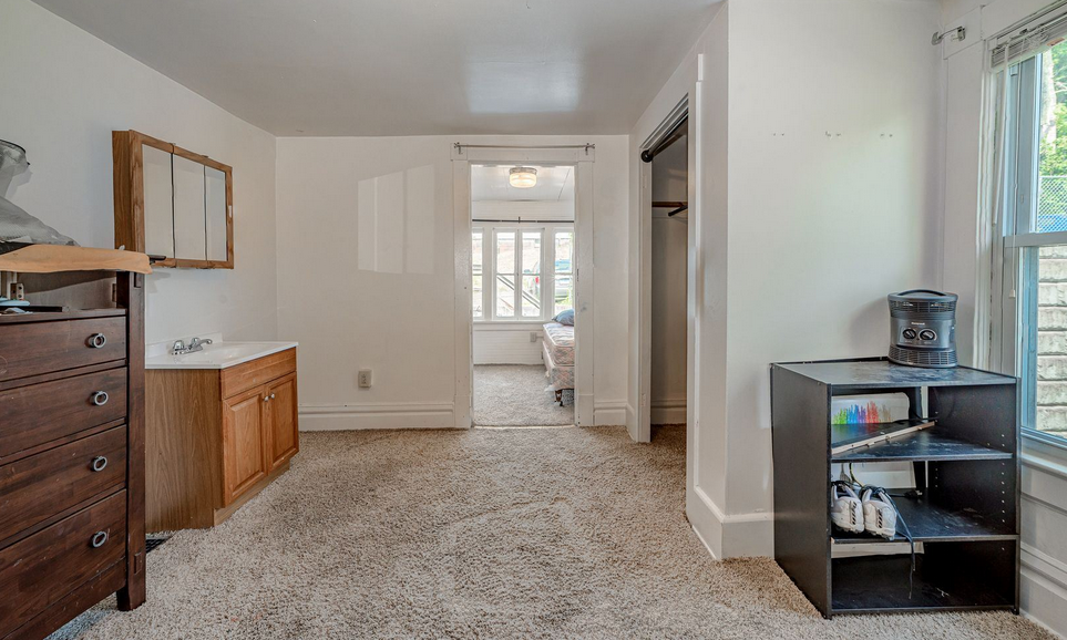 725 Wells Street #1 - Photo 4 of 10