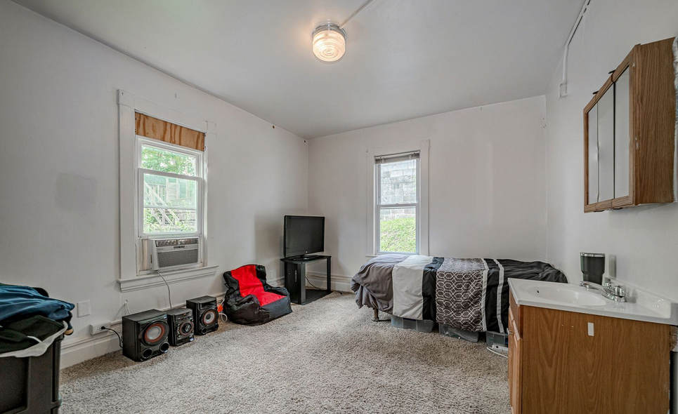 725 Wells Street #1 - Photo 7 of 10