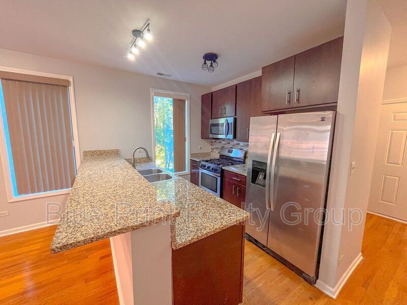 5219 S Michigan Ave #2W - Photo 2 of 17