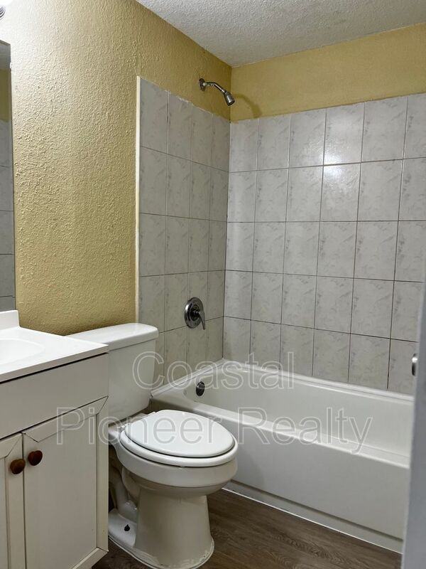 3012 Star St - Photo 2 of 21