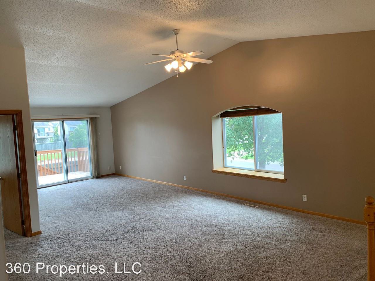 4260 39 1/2 Ave S - Photo 2 of 23