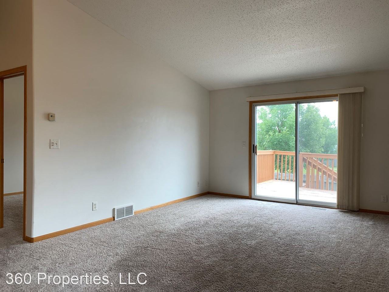 4260 39 1/2 Ave S - Photo 3 of 23