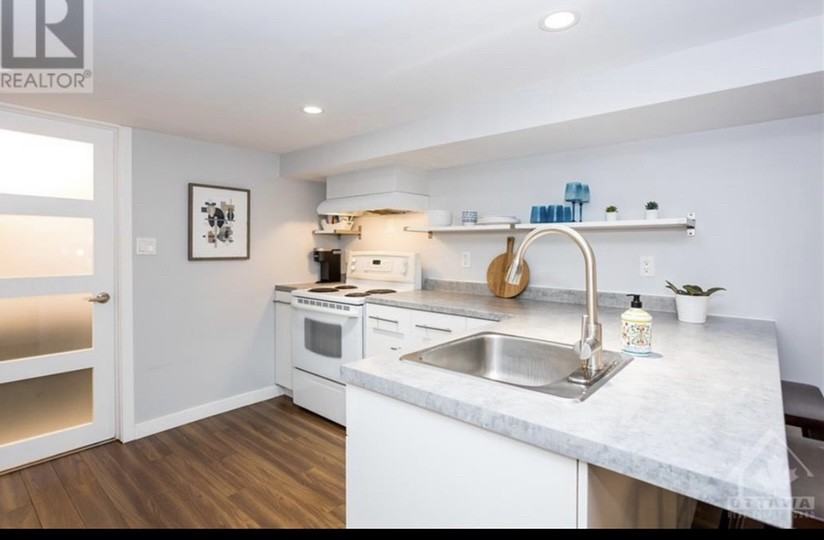 1263 Cheverton Ave - Photo 2 of 12