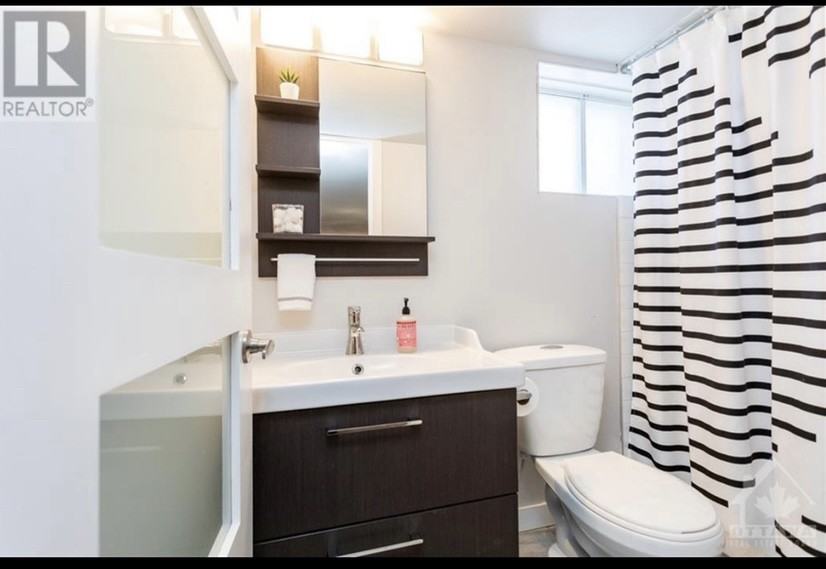 1263 Cheverton Ave - Photo 3 of 12