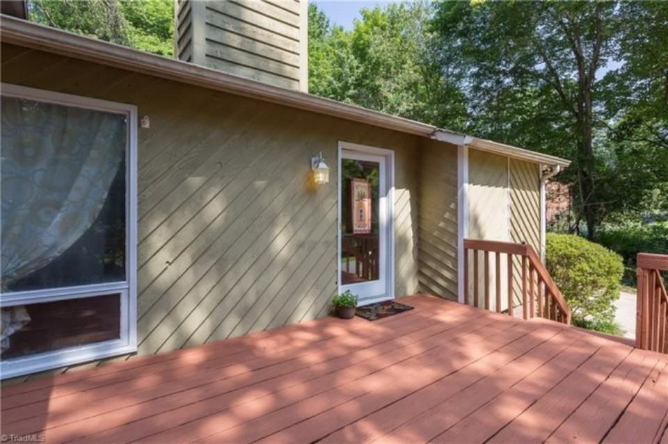 204 Brambleton Court - Photo 2 of 24