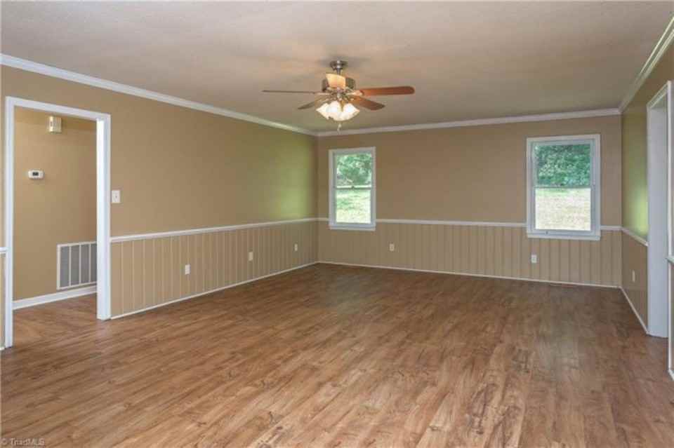 204 Brambleton Court - Photo 7 of 24