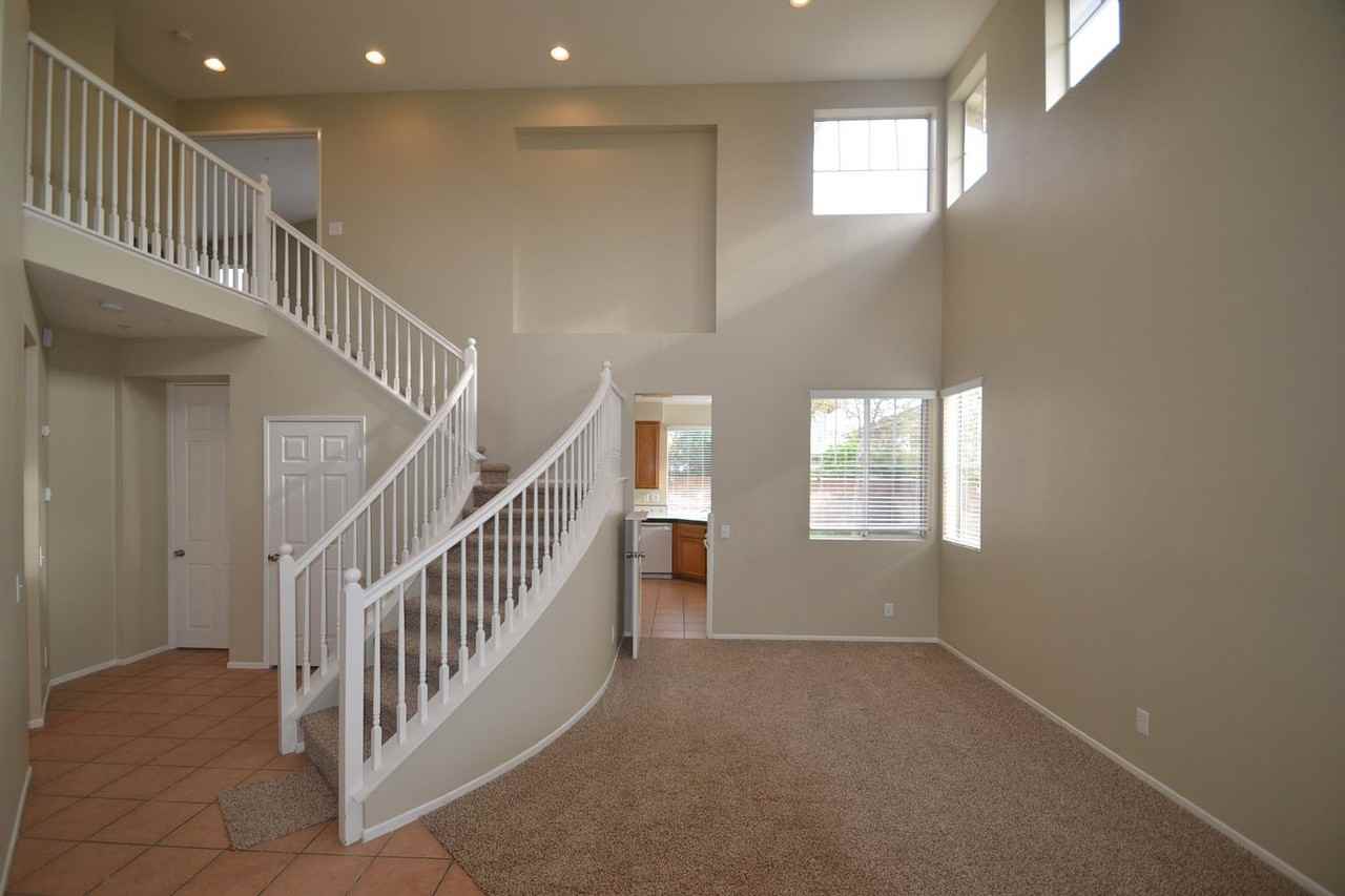 5549 Pheasant Dr - Photo 2 of 9