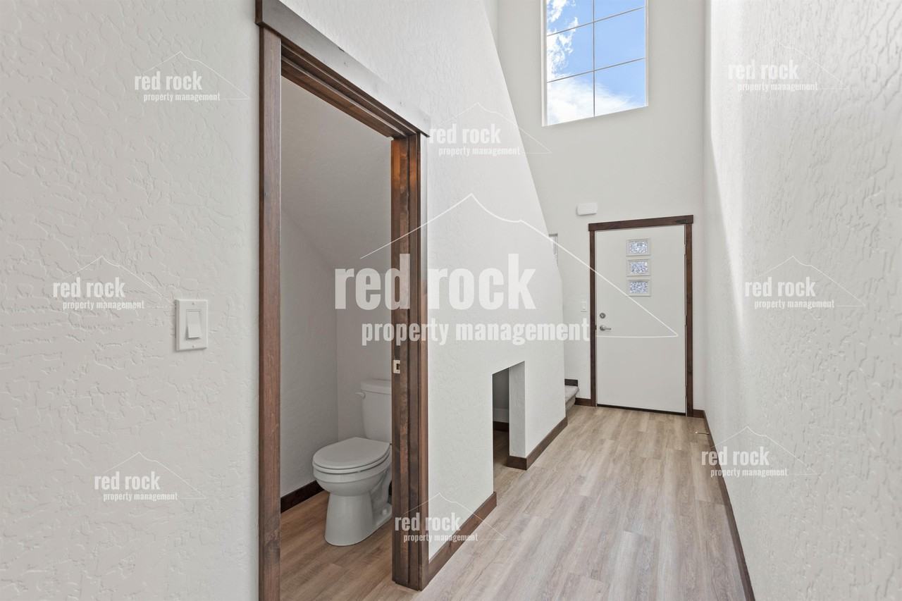 1535 E Latitude Ln #1 - Photo 4 of 29