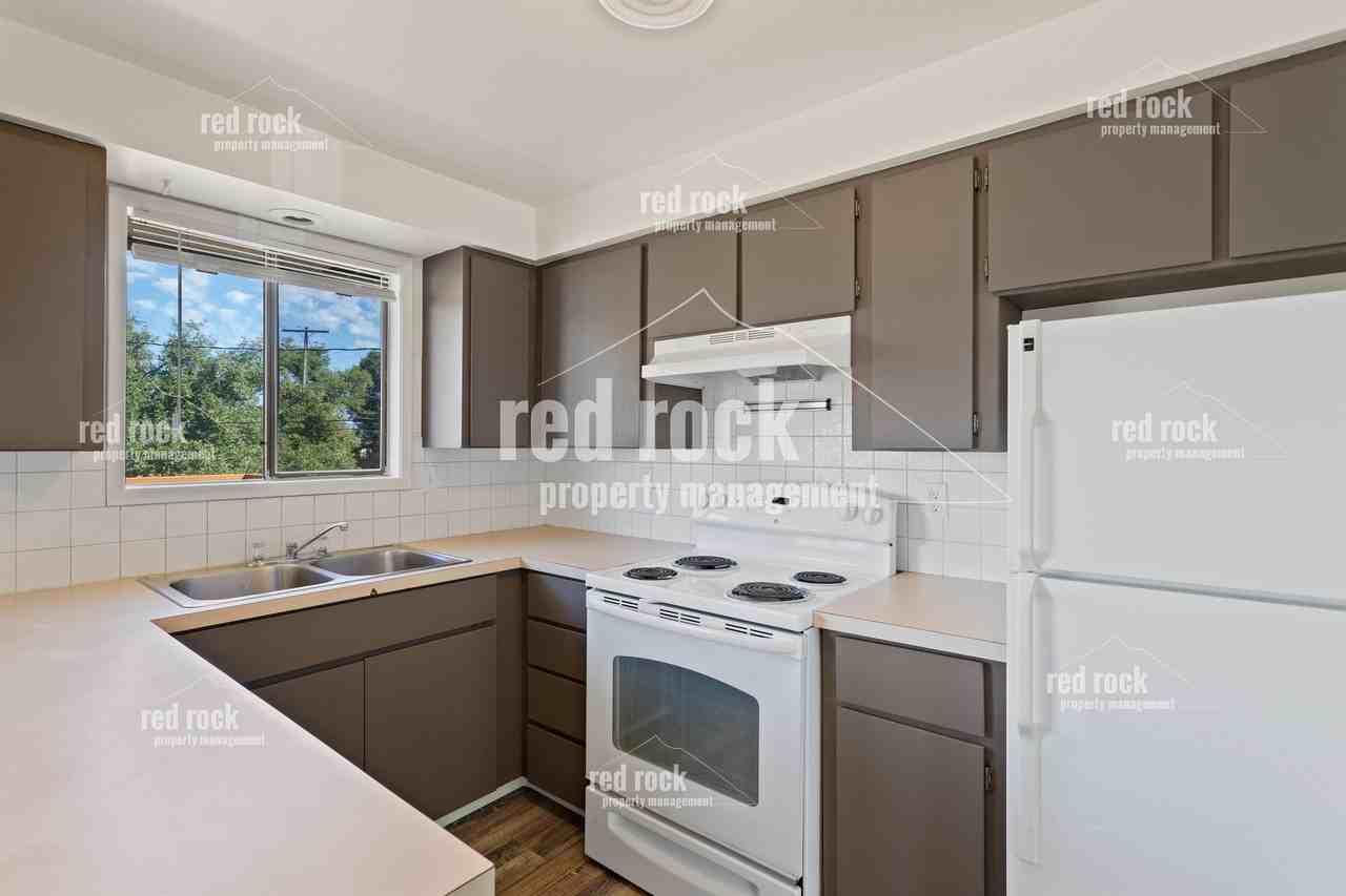 2724 N Perrine Ct #1 - Photo 5 of 19
