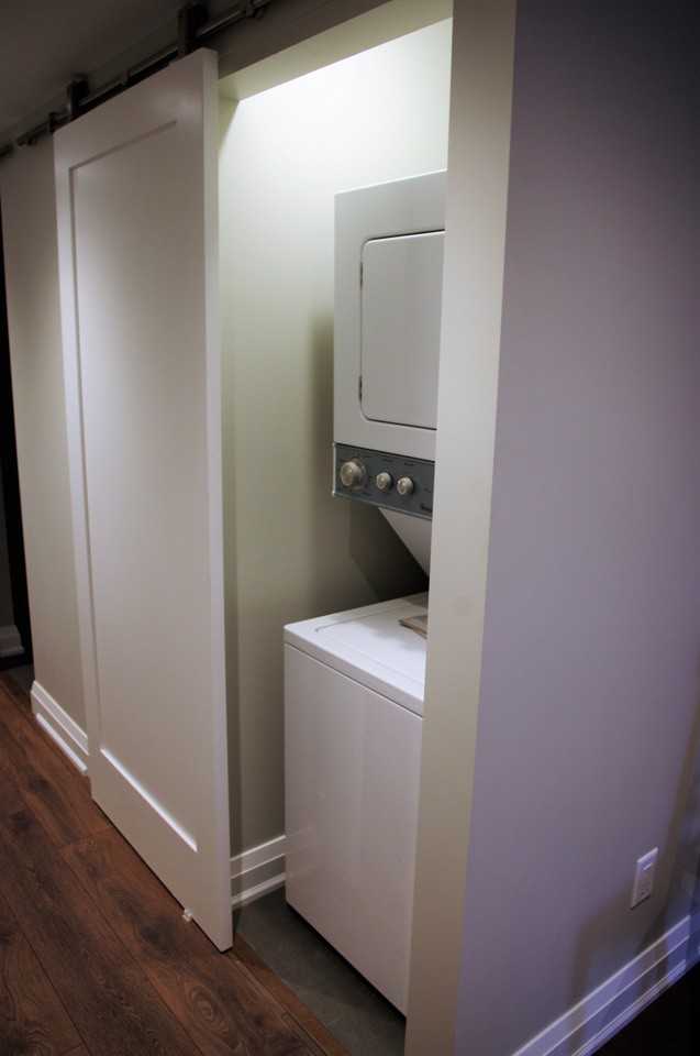 High Park Ave & Dundas St W - Photo 6 of 8