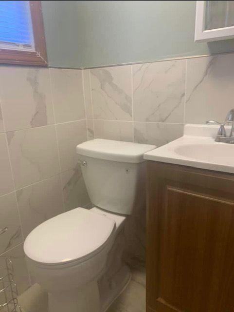 528 W Main St - Photo 3 of 4