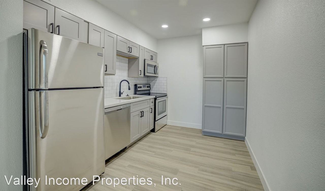 California Street Apartments - Photo 2 of 8