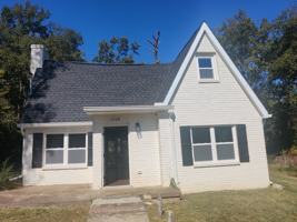 featured image of 1128 Peter Pan St