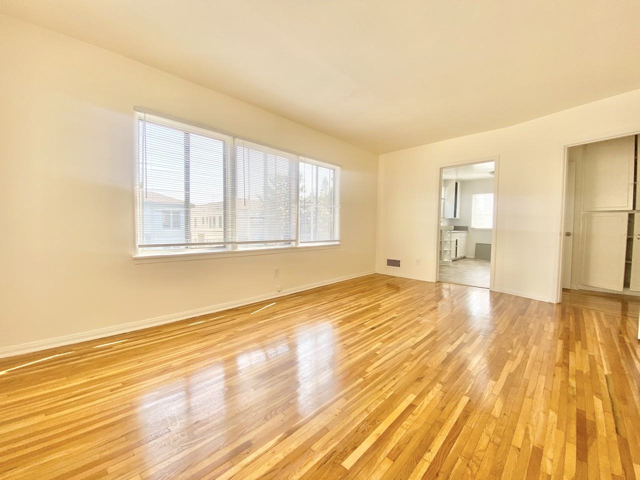 443 N Spaulding Ave - Photo 2 of 10