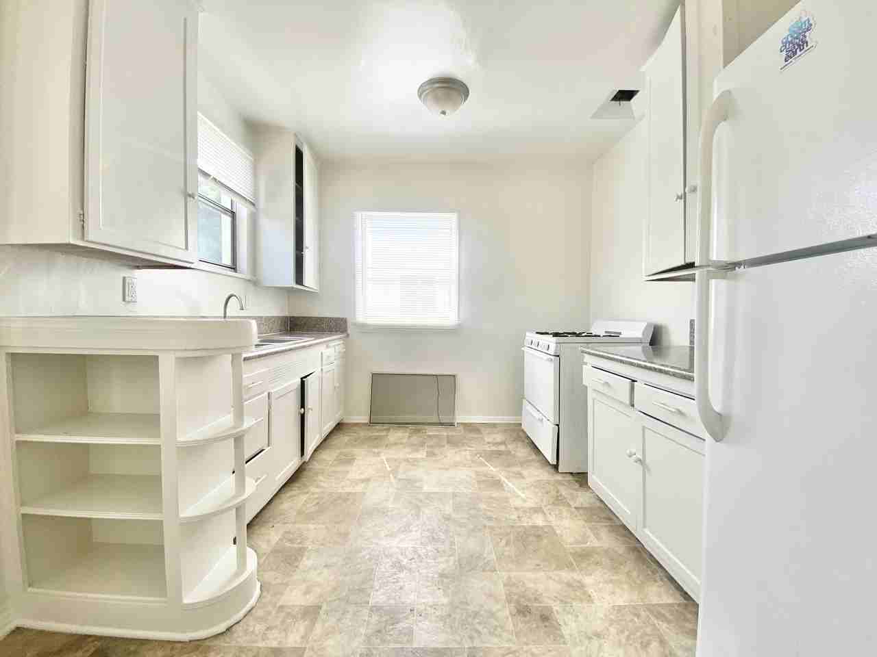 443 N Spaulding Ave - Photo 3 of 10