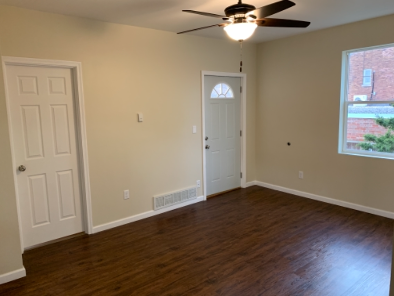 414 8th St #2ndFL - Photo 7 of 28