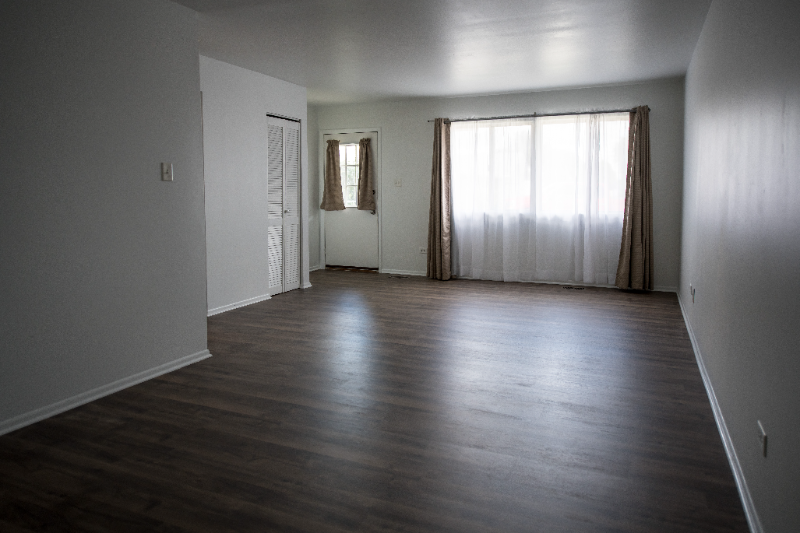 955 Copley Ln - Photo 2 of 17
