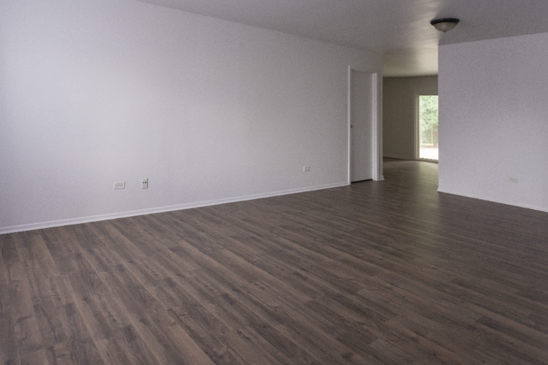 955 Copley Ln - Photo 3 of 17