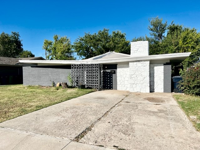 7709 S Youngs Blvd - Photo 2 of 31