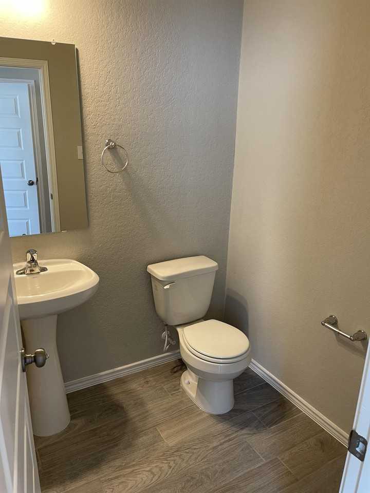 2532 Ayers Dr #1 - Photo 5 of 42