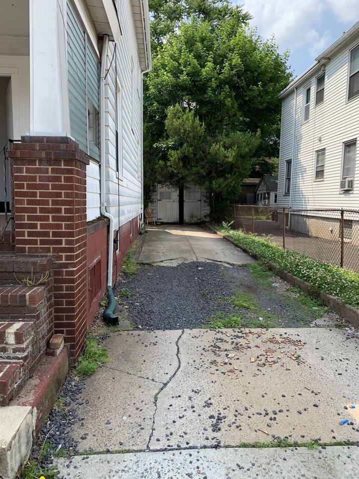 3 Courtland St #1 - Photo 2 of 17